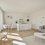 Flat In Near The Apartment *