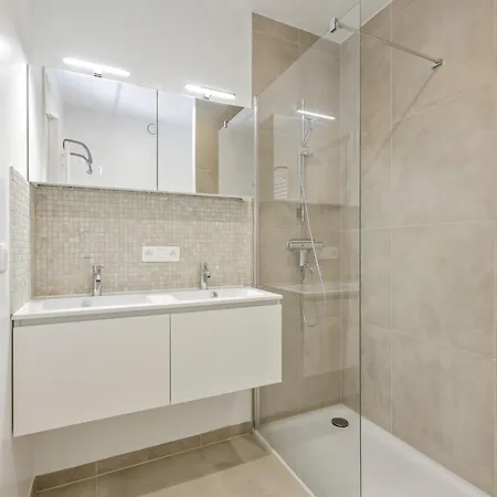 아파트 Flat In Near The *