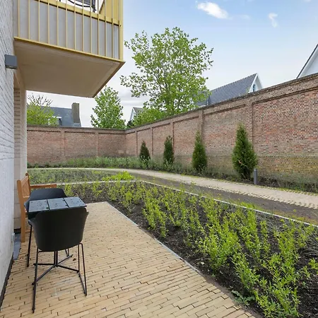 Flat In Near The 아파트