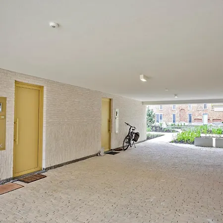 Flat In Near The アパート *